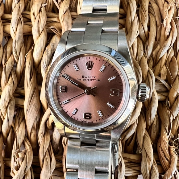 [SOLD] ROLEX OYSTER PERPETUAL 💅🏻 (EXCELLENT CONDITION) - Picture 1 of 8